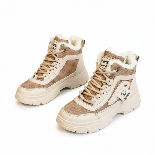 KicksStyle Winter Soul — warm elegance in every step. Made with premium suede and soft fur lining, this boot blends comfort, style, and stability, keeping you cozy and confident all winter long.