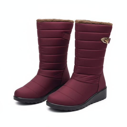 KicksStyle Luna Boots — warmth and elegance in every step. With a soft inner lining, padded high shaft and lightweight non-slip sole, they offer comfort, style and safety to embrace winter with confidence.