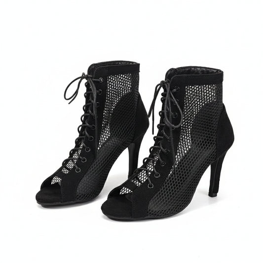 KicksStyle Bella Luxe — bold elegance in a single heel. Featuring a breathable mesh design, refined laces and premium finishing, this model blends lightness, sensuality and confidence for standout moments.