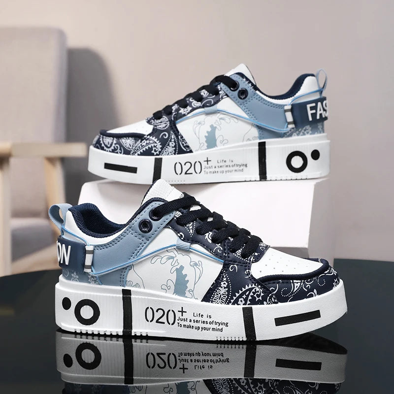 KicksStyle Core  — where street art meets attitude. Featuring bold graphic visuals, vibrant details and a sturdy sole, this sneaker delivers comfort, style and personality for those who live the city with authenticity.