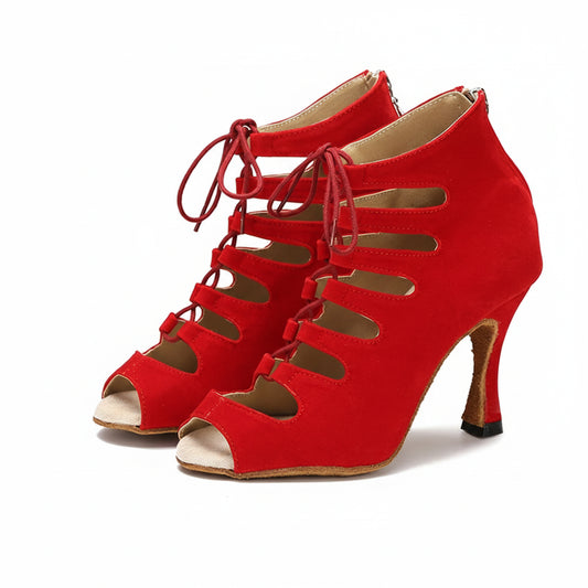 KicksStyle Éclat Paris — Parisian glamour in every detail. With elegant cutouts, a delicate lace-up design and a striking heel, this model blends charm, sensuality and sophistication to elevate any occasion with confidence and shine.