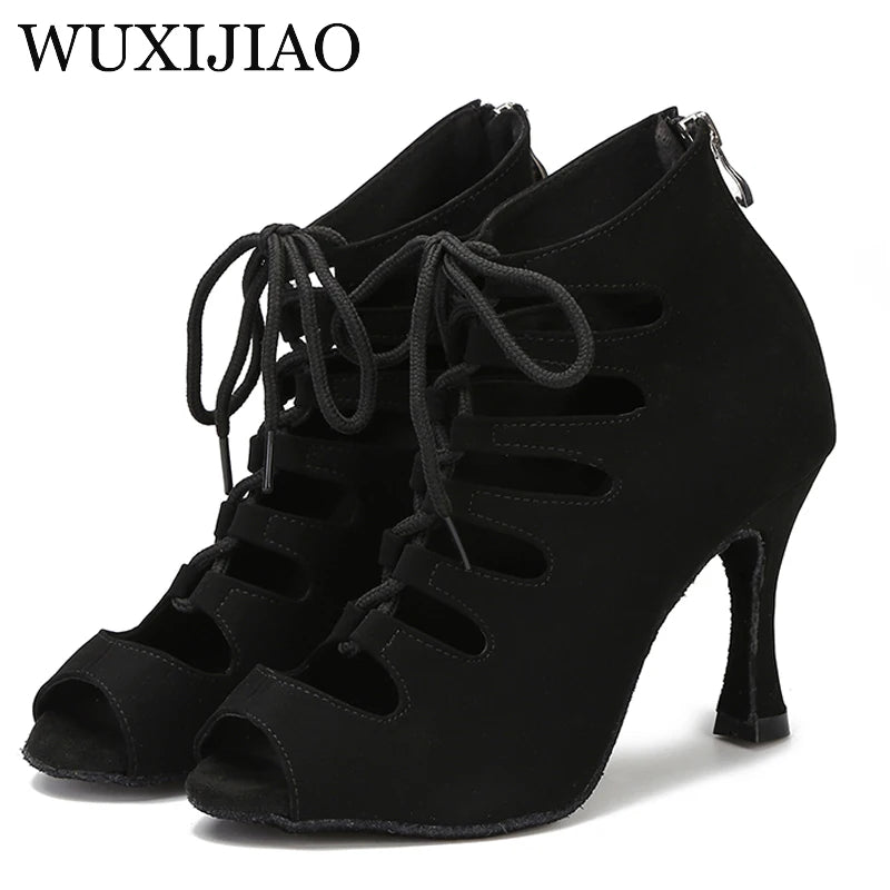 KicksStyle Éclat Paris — Parisian glamour in every detail. With elegant cutouts, a delicate lace-up design and a striking heel, this model blends charm, sensuality and sophistication to elevate any occasion with confidence and shine.