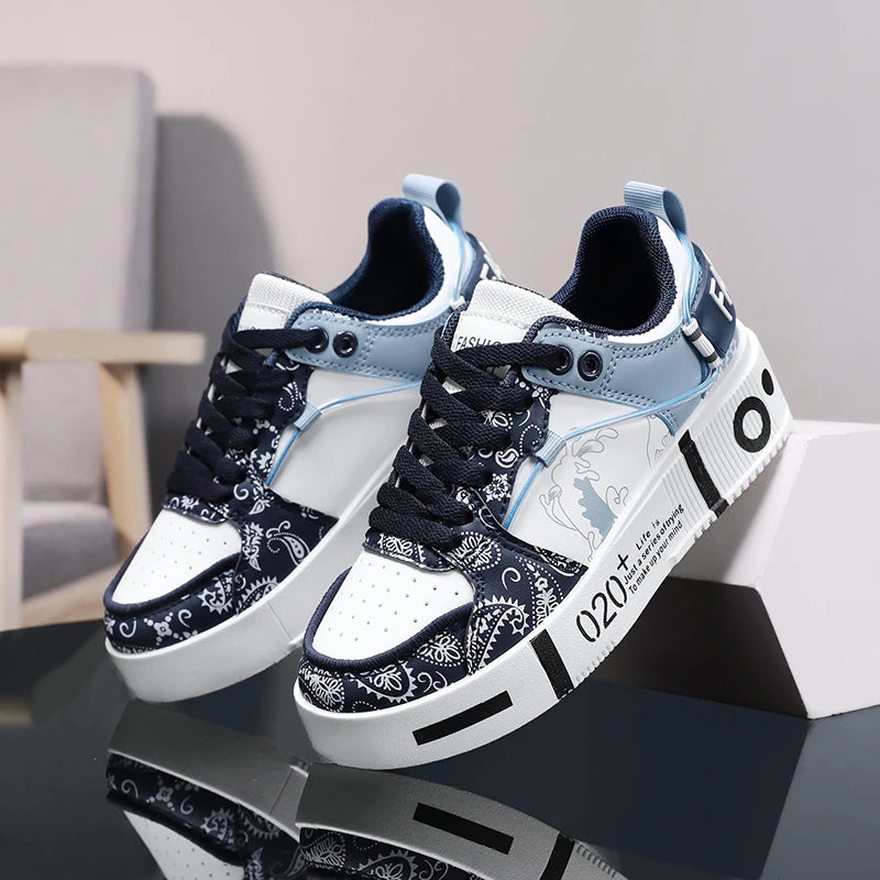 KicksStyle Core  — where street art meets attitude. Featuring bold graphic visuals, vibrant details and a sturdy sole, this sneaker delivers comfort, style and personality for those who live the city with authenticity.