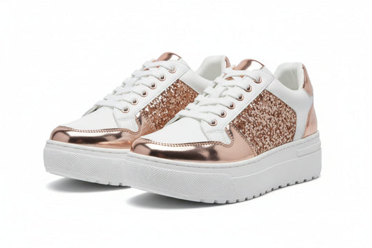 The KicksStyle Sprint Chic was designed for women who love color, sparkle and authenticity. Its vibrant pink design with glitter accents creates instant visual impact and a youthful, modern style full of energy.